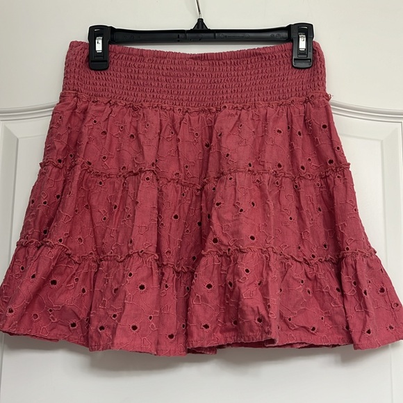 American Eagle Dusty Rose Colored Skirt with Embroidered Flowers - Picture 3 of 3